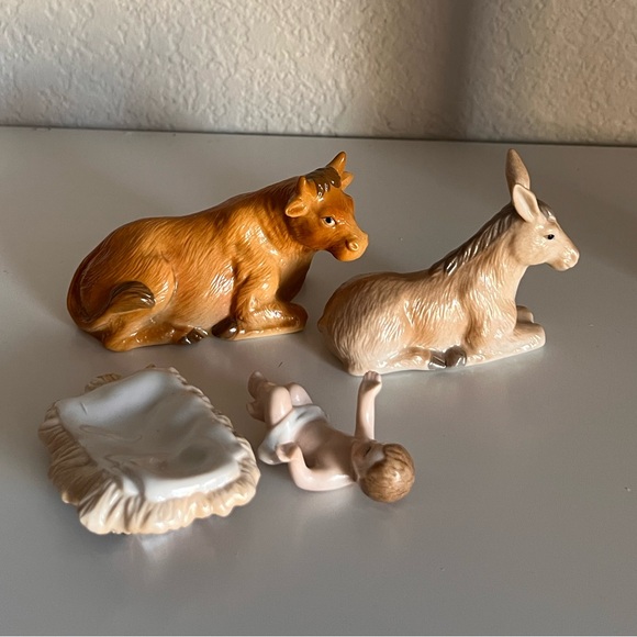 ▪️ Lefton 1992 Porcelain Nativity Scene – 10-Piece Vintage Christmas Set - Picture 11 of 16